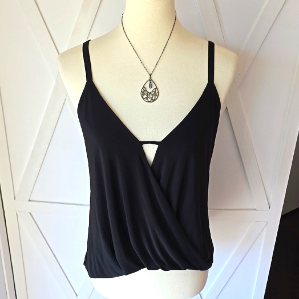 Lulu's Black Sleeveless Wrap Top